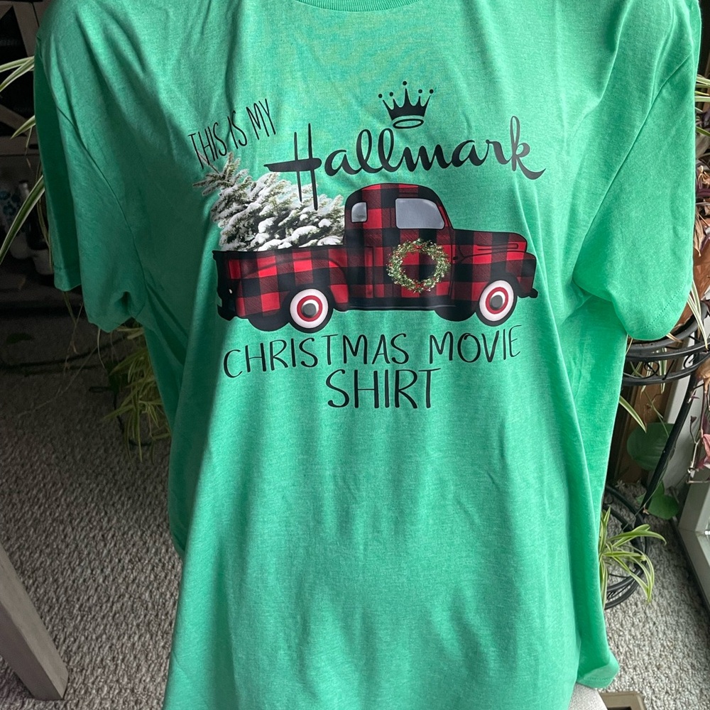 Christmas Themed T-Shirt XL